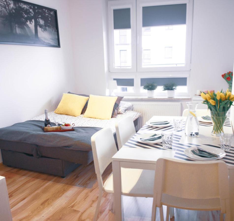 Project Comfort Apartament Potrzebna 55/29 Warszawaアパートメント エクステリア 写真